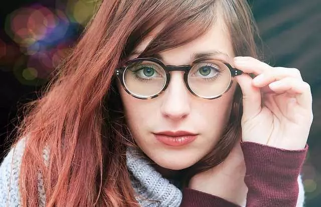LUNETTES NEUVES POUR LES FEMMES et FILLES